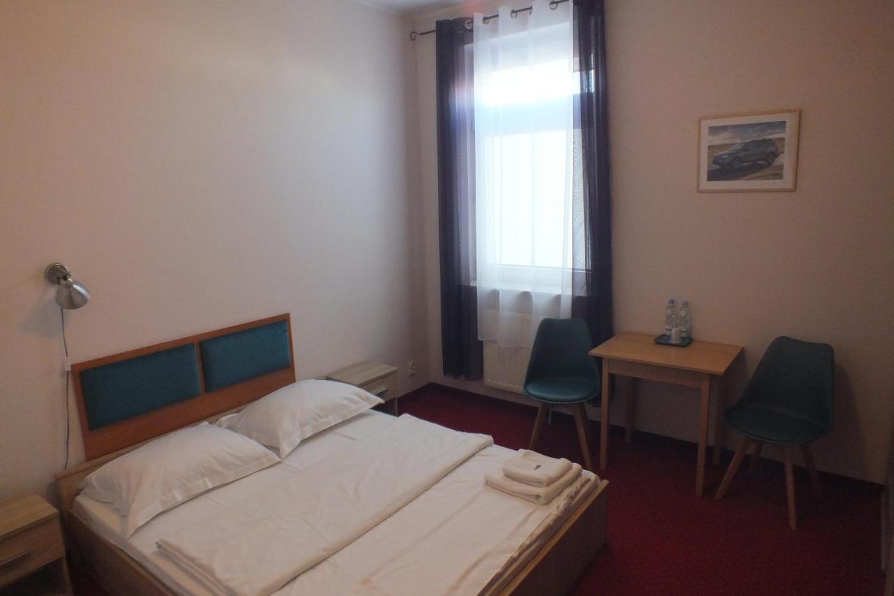 Motel Subaru Varsó Kültér fotó