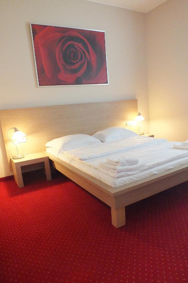 Motel Subaru Varsó Kültér fotó