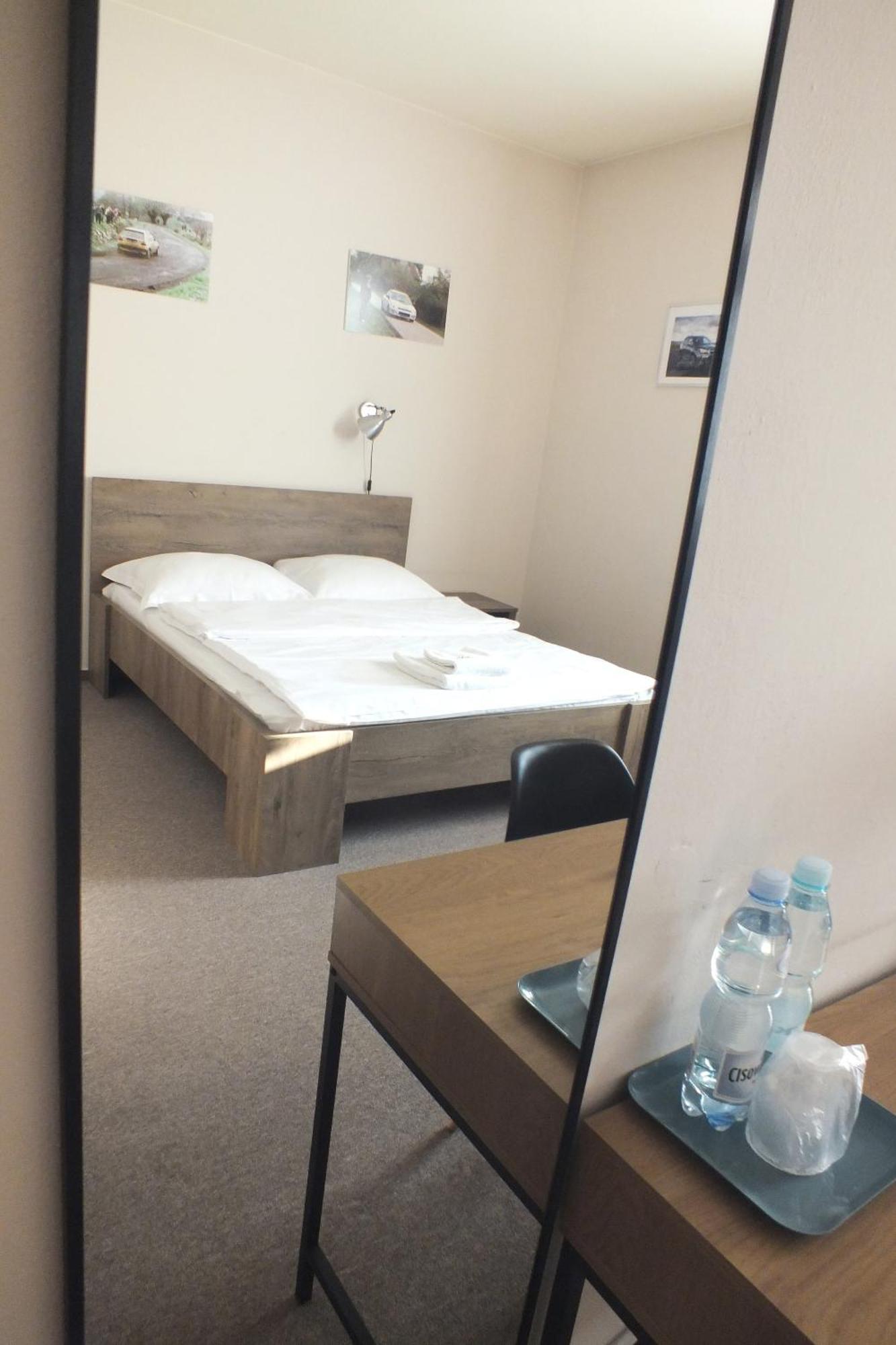 Motel Subaru Varsó Kültér fotó