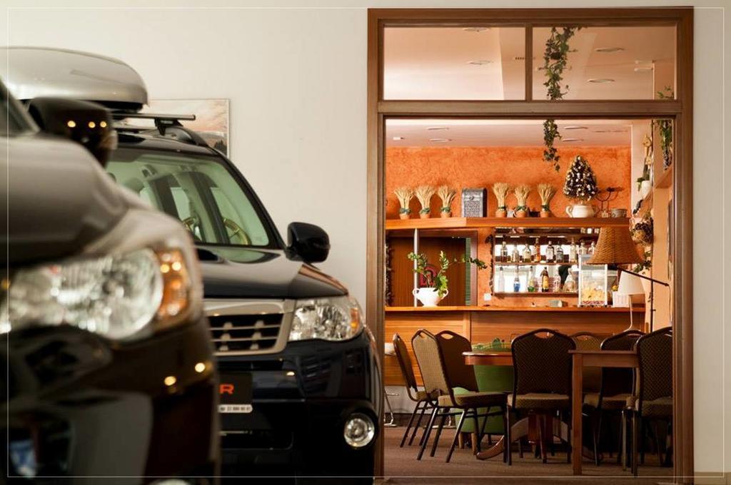 Motel Subaru Varsó Kültér fotó