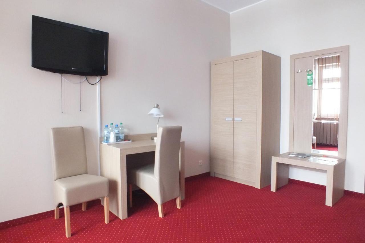 Motel Subaru Varsó Kültér fotó