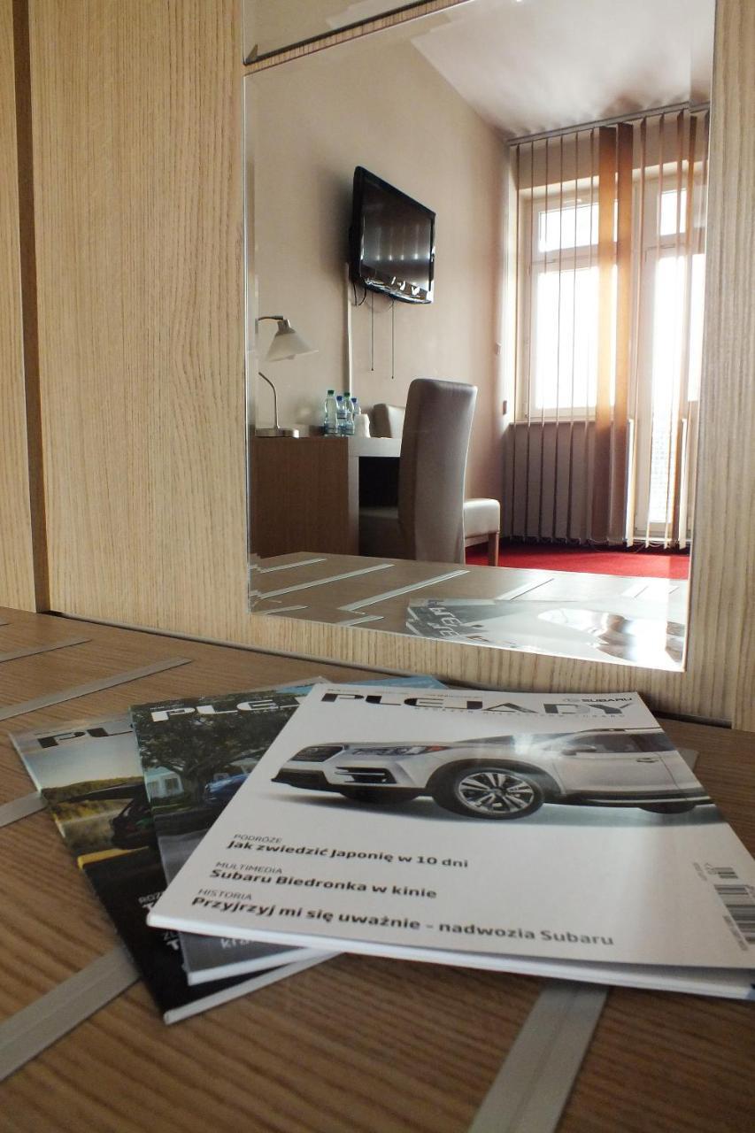 Motel Subaru Varsó Kültér fotó