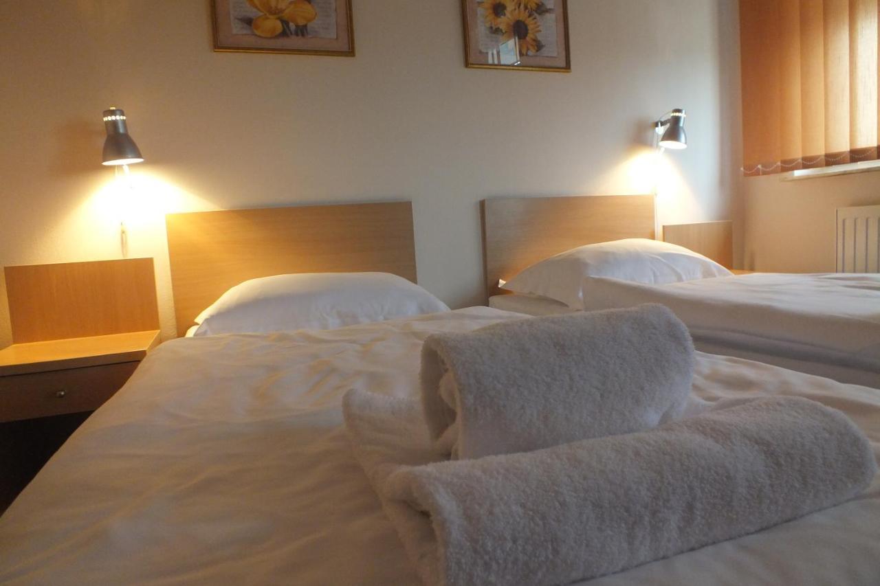 Motel Subaru Varsó Kültér fotó